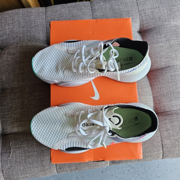 Tennis Shoes Nike - Picture 8 of 8